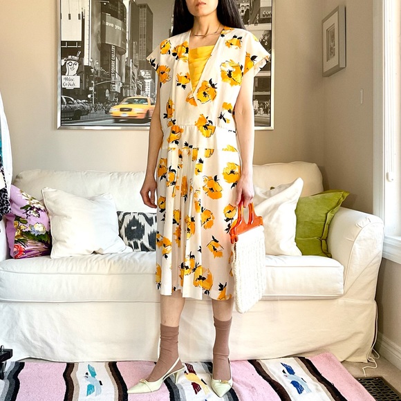 Vintage floral print midi dress with faux wrap top - Picture 3 of 16